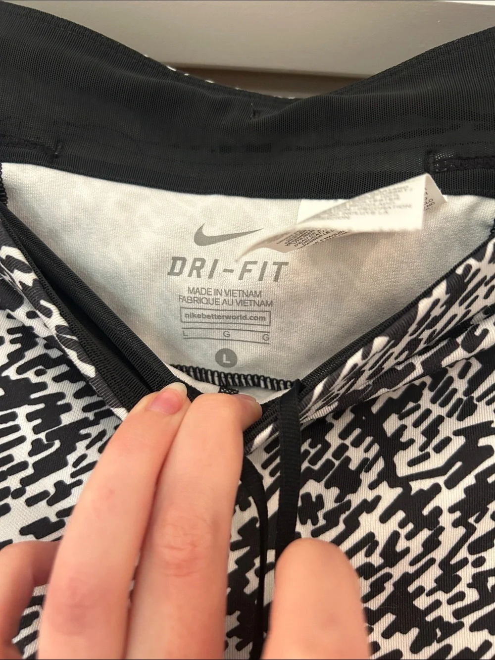 Nike Pronto Essential Running Crop Leggings in Black & White Print | Size Large